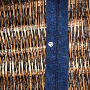 Lululemon headband with grips on the inside!